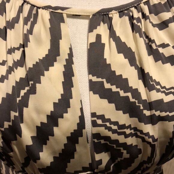 Trina Turk Gray & Cream Zebra Like Blouse - Picture 2 of 8